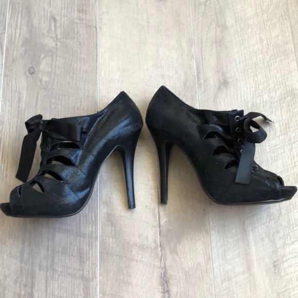 Charlotte Russe black lace up heels size 8 - Picture 3 of 6